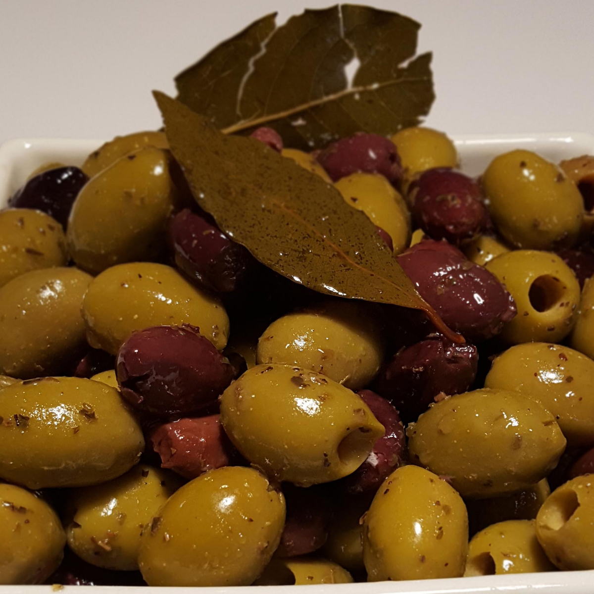 OLIVES MEDLEY SEASONED
